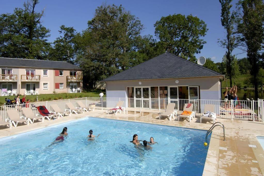 Résidence Odalys Le Hameau du Lac Rignac  Esterno foto